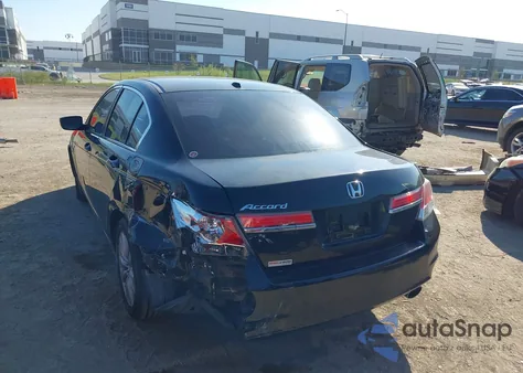 2011 Honda Accord 2.4 Ex-L z USA, uszkodzony, nr VIN 1HGCP2F82BA063021